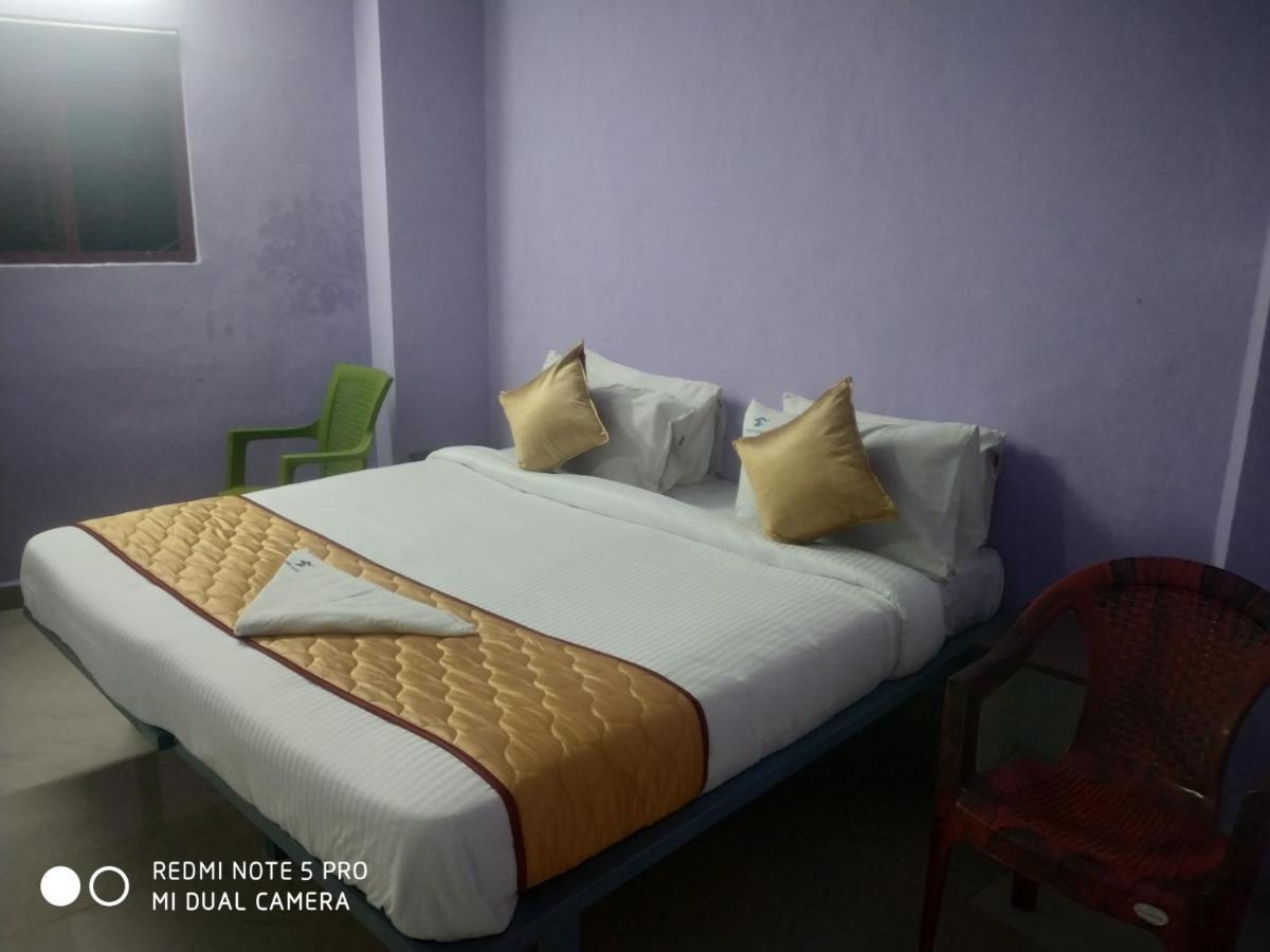 Skyry Hotel Iyyapanthangal Madrás Exterior foto